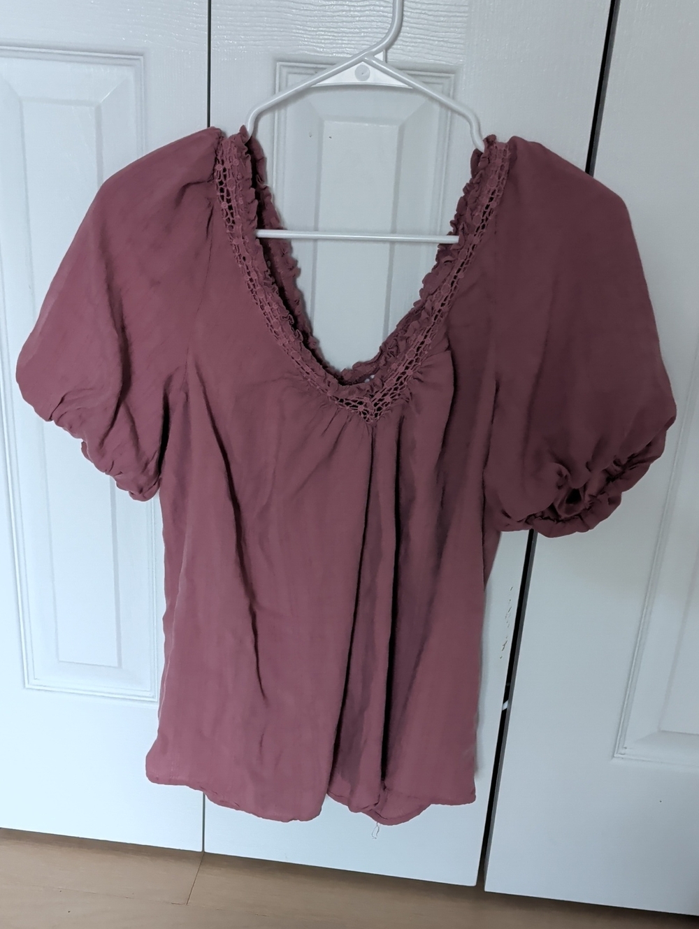 Torrid Women's Mauve Crochet V-Neck Puff Sleeve Top
